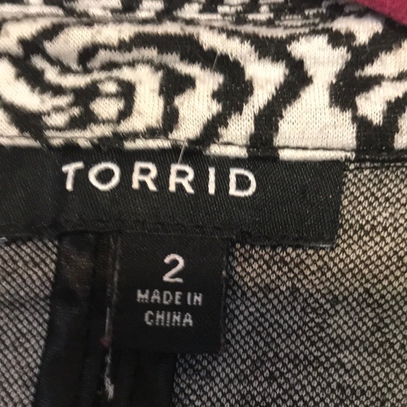 Torrid Black and White Floral Blazer - Picture 3 of 4